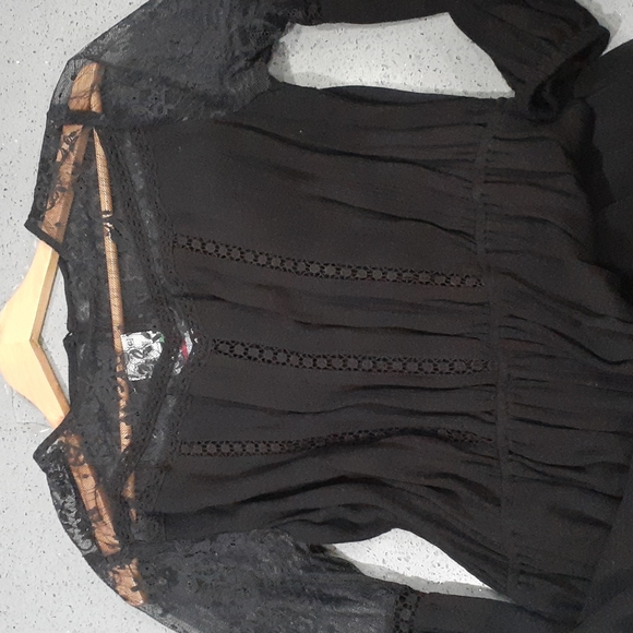 Long sleeves black dress - Picture 3 of 4